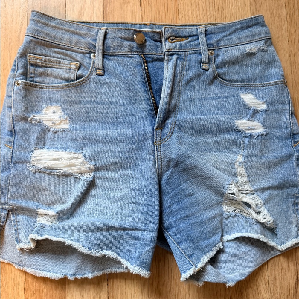 Good American Distressed Light Blue Denim Women’s Shorts